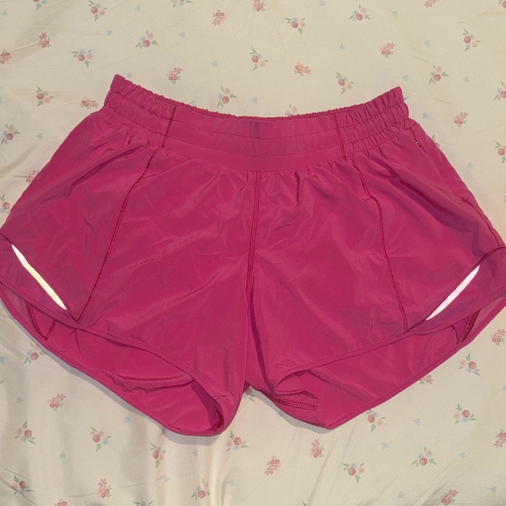 LULULEMON HottyHot Sonic Pink LR 2.5” SZ 8